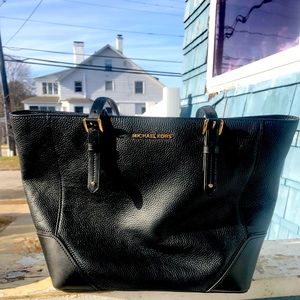 Michael kors black leather brand new shoulder tote